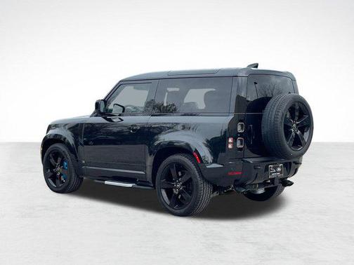 2022 Land Rover Defender V8