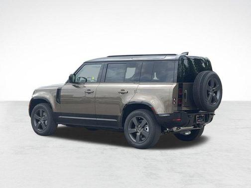 2025 Land Rover Defender 110 P400 X-Dynamic SE