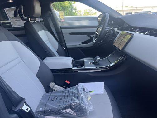 2026 Land Rover Range Rover Evoque Dynamic SE