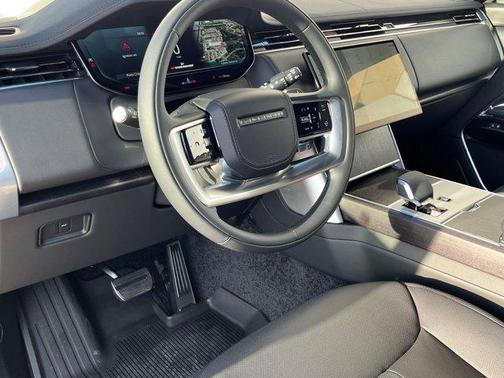 2025 Land Rover Range Rover P530 SE 7 Seat