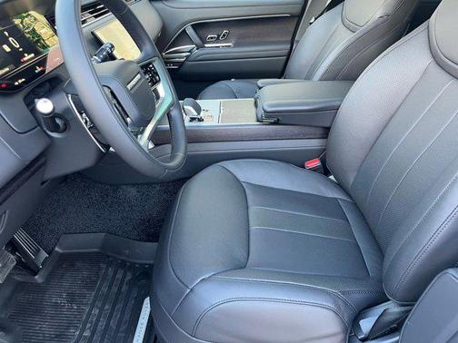 2025 Land Rover Range Rover P530 SE 7 Seat