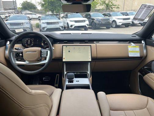 2025 Land Rover Range Rover P530 SE 7 Seat