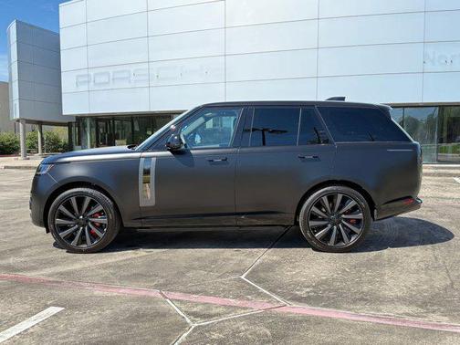 Obsidian Black SV Bespoke Ultra Metallic Satin 2026 Land Rover Range Rover P615 SV