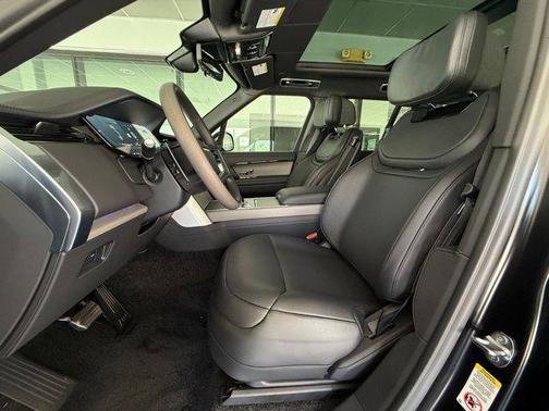 Obsidian Black SV Bespoke Ultra Metallic Satin 2026 Land Rover Range Rover P615 SV