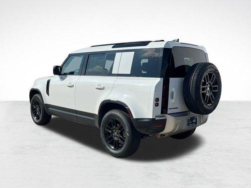 2025 Land Rover Defender 110 P300