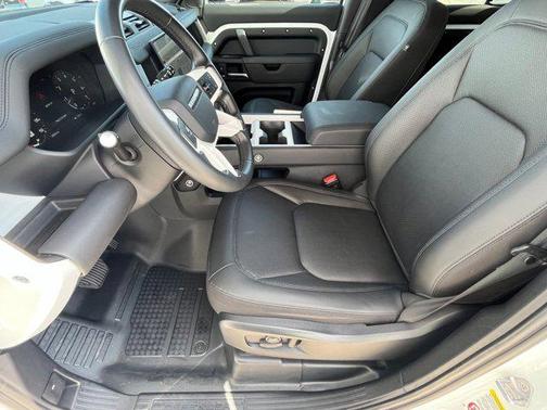 2025 Land Rover Defender 110 P300