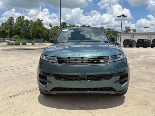 Giola Green Metallic 2026 Land Rover Range Rover Sport SE