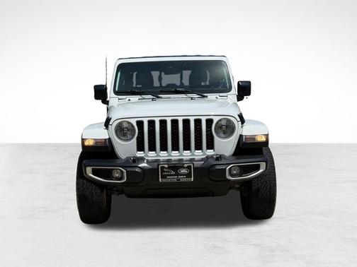 Bright White Clearcoat 2021 Jeep Gladiator Overland