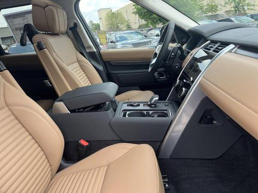 2025 Land Rover Discovery P360 Metropolitan Edition
