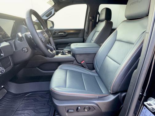 Onyx Black 2025 GMC Yukon XL 4WD AT4