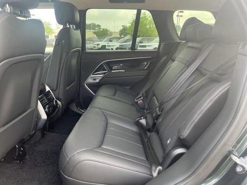2025 Land Rover Range Rover P530 SE