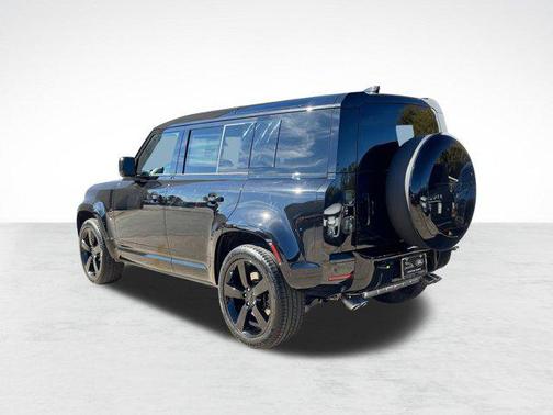 2026 Land Rover Defender 110 V8