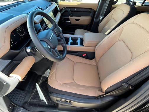 2026 Land Rover Defender 110 V8