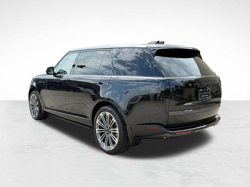 Santorini Black 2026 Land Rover Range Rover P530 SE 7 Seat