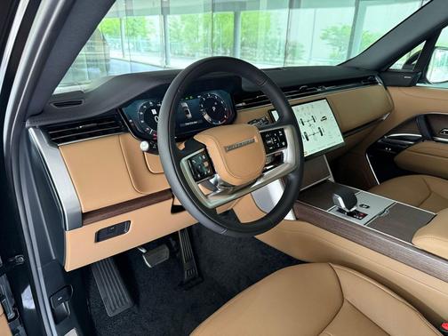 Santorini Black 2026 Land Rover Range Rover P530 SE 7 Seat