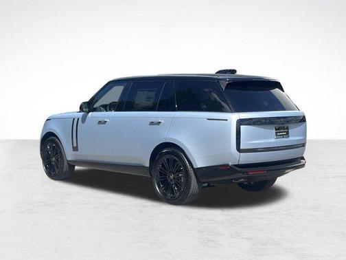 2025 Land Rover Range Rover P400 SE 7 Seat