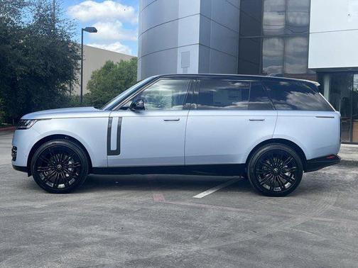 2025 Land Rover Range Rover P400 SE 7 Seat