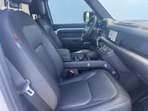 2023 Land Rover Defender 110 X-Dynamic SE