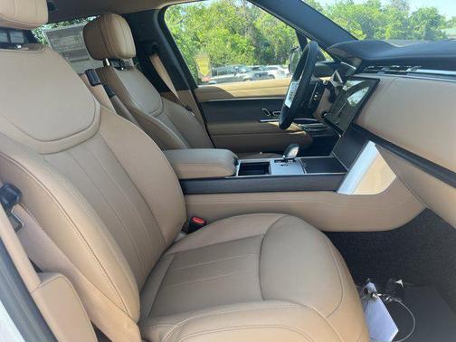 2025 Land Rover Range Rover P530 SE