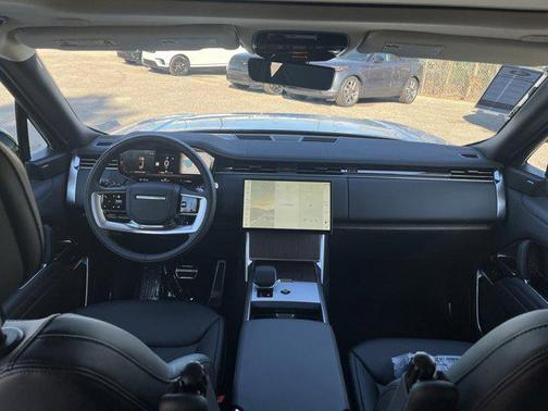 2025 Land Rover Range Rover P400 SE