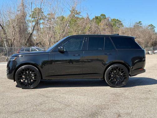 2023 Land Rover Range Rover P530 SE