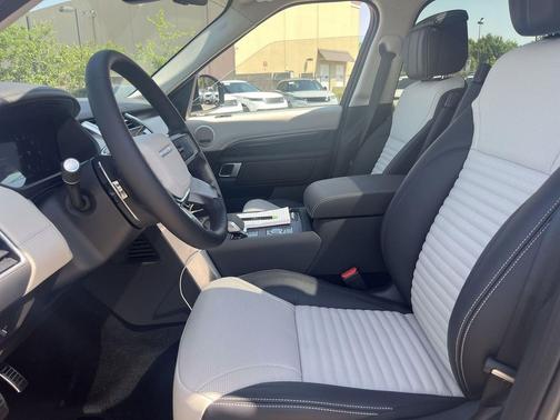 Eiger Grey 2025 Land Rover Discovery P360 Metropolitan Edition
