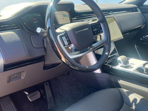 2025 Land Rover Range Rover P400 SE 7 Seat