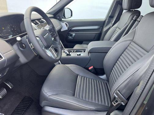 2025 Land Rover Discovery P360 Dynamic SE