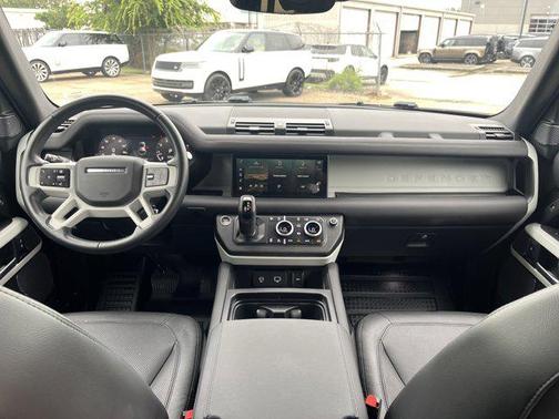 2024 Land Rover Defender 110 P300