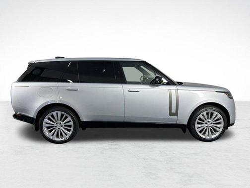 2025 Land Rover Range Rover P400 SE 7 Seat