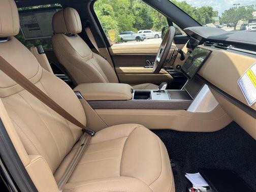 2025 Land Rover Range Rover P400 SE 7 Seat