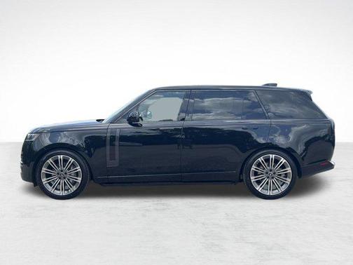 2025 Land Rover Range Rover P400 SE 7 Seat