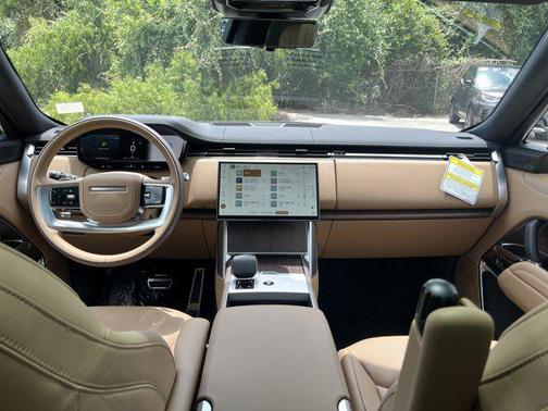 2025 Land Rover Range Rover P400 SE 7 Seat