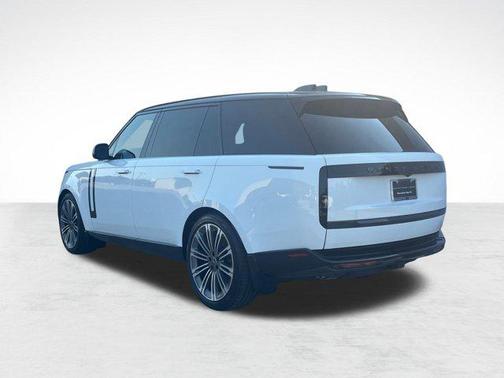 2025 Land Rover Range Rover P530 SE 7 Seat