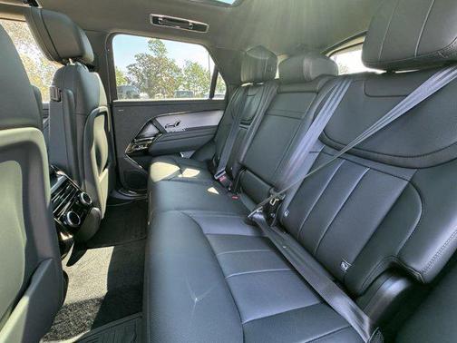 2025 Land Rover Range Rover Sport SE