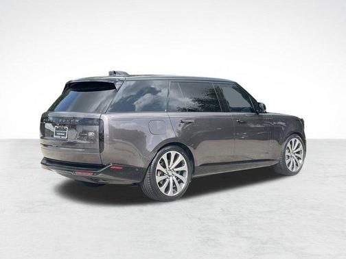 2023 Land Rover Range Rover P530 SE