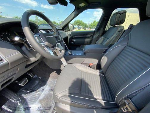 2024 Land Rover Discovery P360 Metropolitan Edition