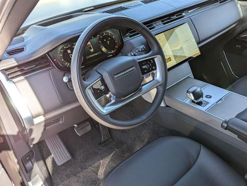 Obsidian Black SV Bespoke Ultra Metallic Satin 2026 Land Rover Range Rover P615 SV