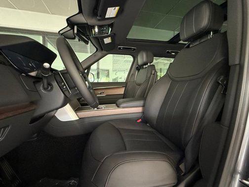 2026 Land Rover Range Rover P530 SE 7 Seat