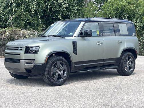 2025 Land Rover Defender 110 P400 X-Dynamic SE