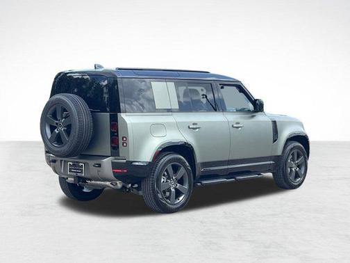 2025 Land Rover Defender 110 P400 X-Dynamic SE