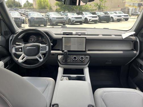 2025 Land Rover Defender 110 P400 X-Dynamic SE