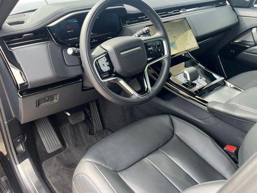 2025 Land Rover Range Rover Sport SE