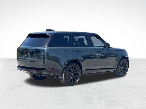 2025 Land Rover Range Rover P550e SE