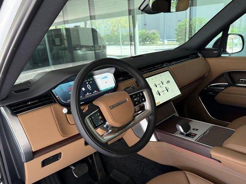 Ostuni Pearl White Premium Metallic 2026 Land Rover Range Rover P530 SE 7 Seat