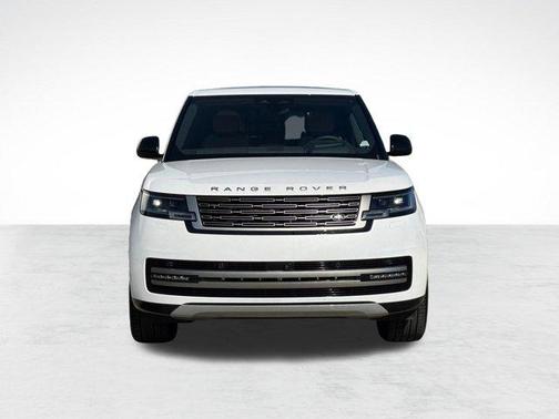 Ostuni Pearl White Premium Metallic 2026 Land Rover Range Rover P530 SE 7 Seat