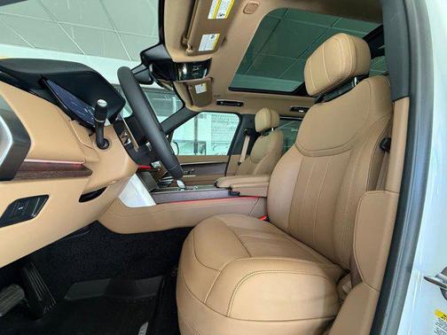 Ostuni Pearl White Premium Metallic 2026 Land Rover Range Rover P530 SE 7 Seat