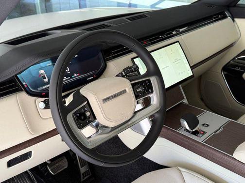 2026 Land Rover Range Rover P400 SE