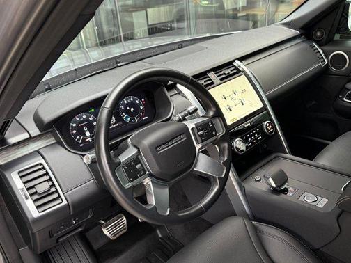 2022 Land Rover Discovery P300 S R-Dynamic