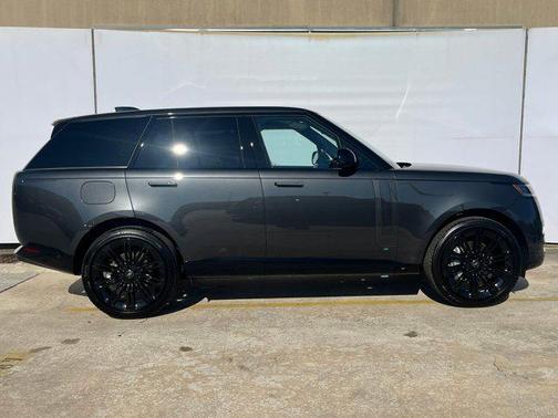 2025 Land Rover Range Rover P400 SE